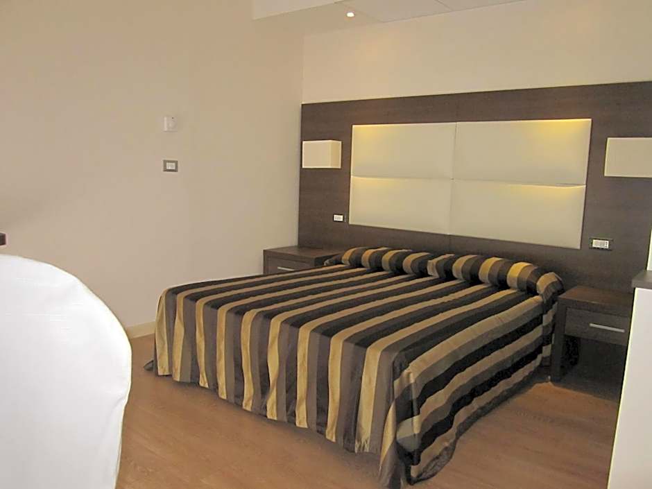 Hotel Eros