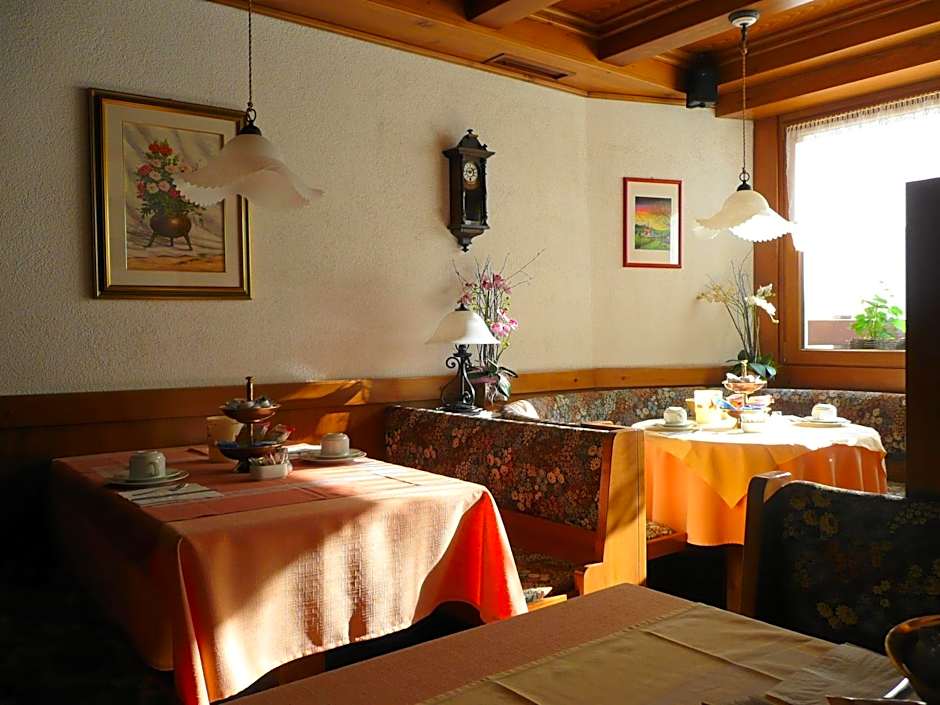 Hotel Garnì Ai Serrai