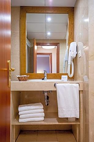 One-Bedroom Apartment with Terrace (1-4 pax)