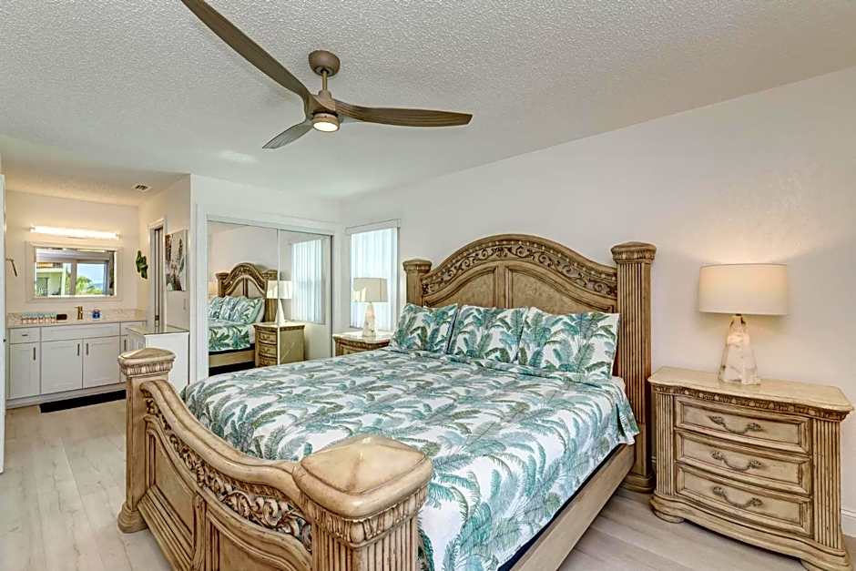 Absolute Anna Maria-Private Beach Access-Heated Pool-Water Views From Every Room
