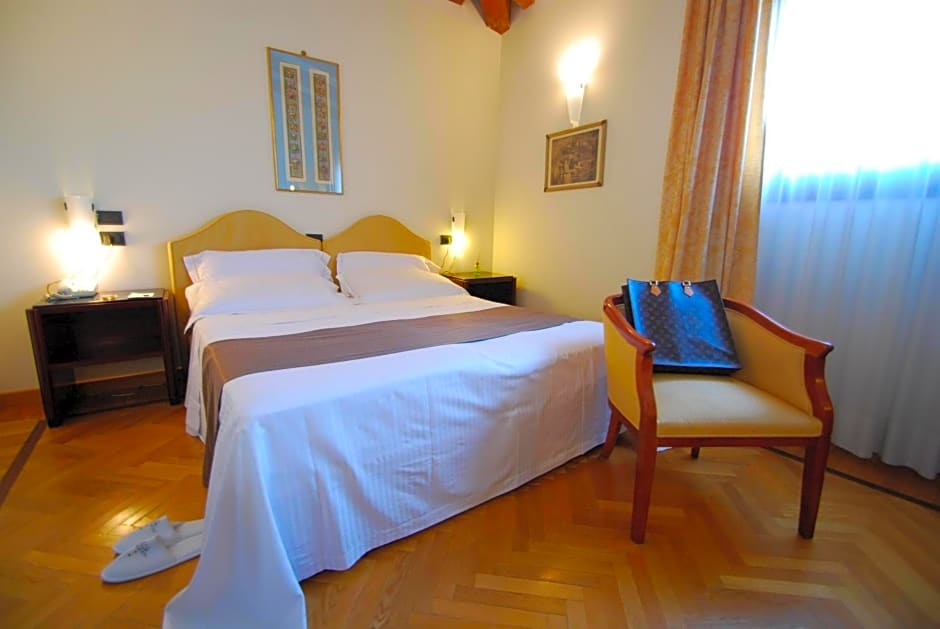 Hotel Alla Rocca Conference & Restaurant