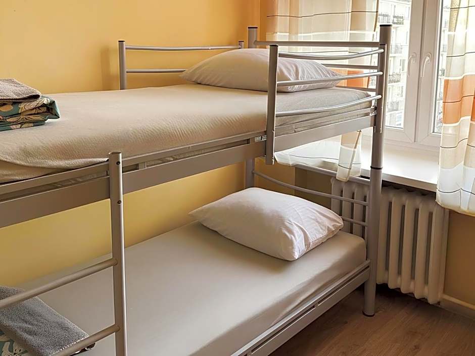Hostel Oliwka - Metro Świętokrzyska