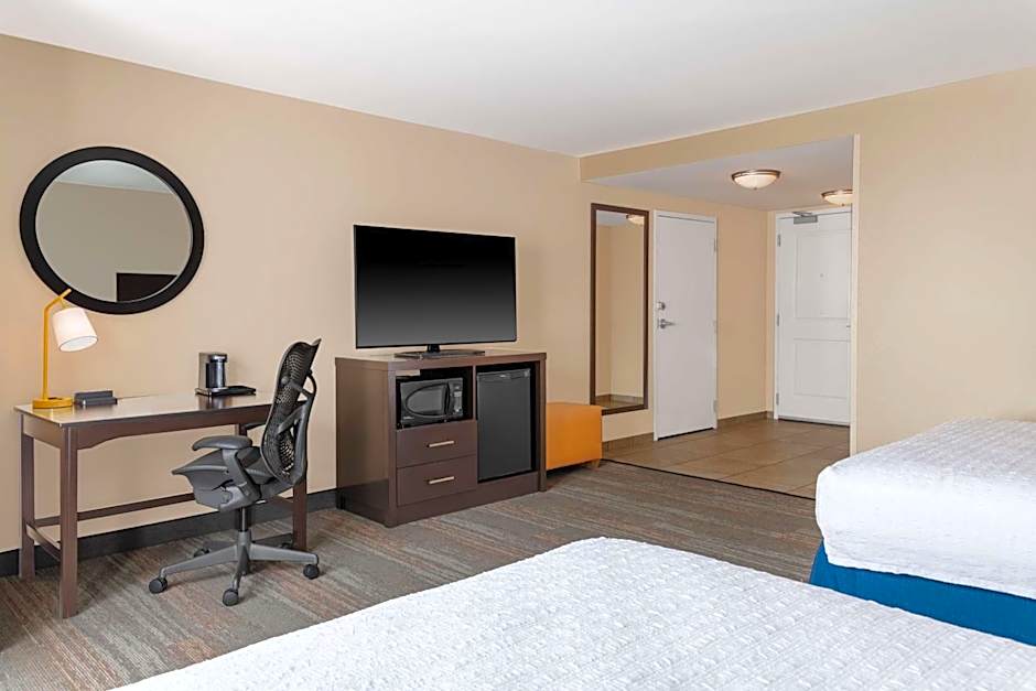 Hampton Inn By Hilton & Suites Madison Downtown