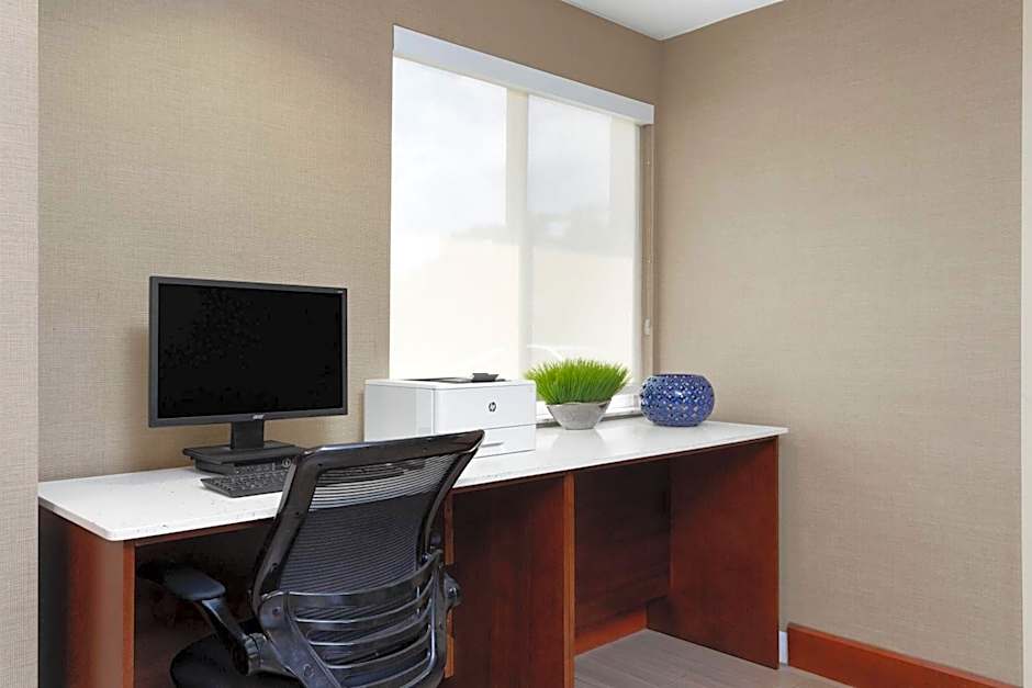 Hawthorn Extended Stay by Wyndham Naples