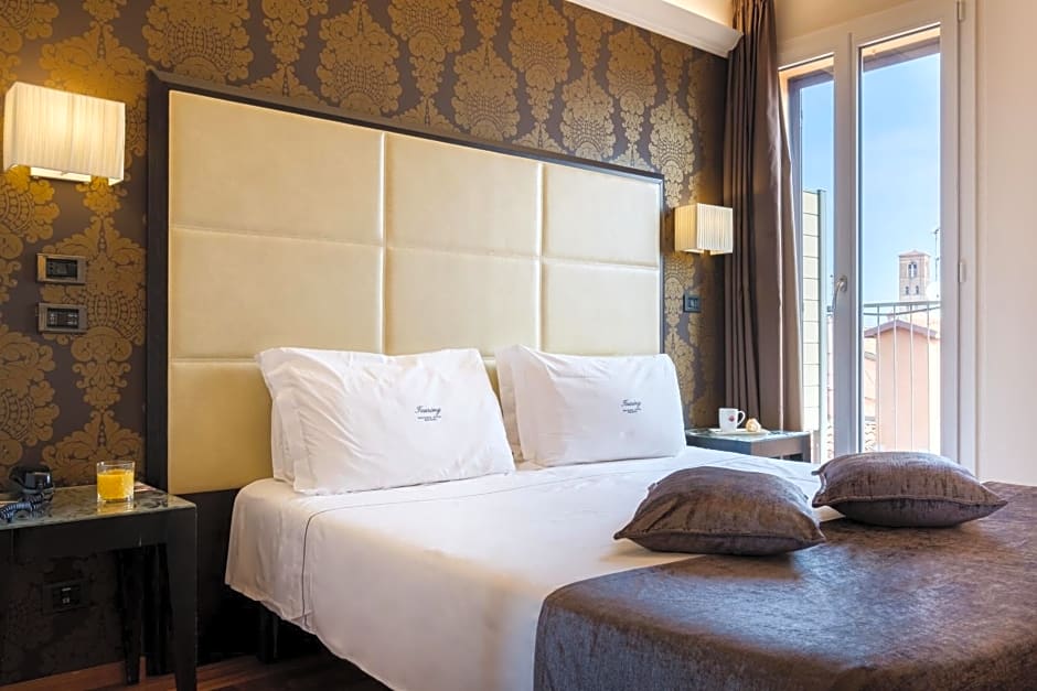 Hotel Touring