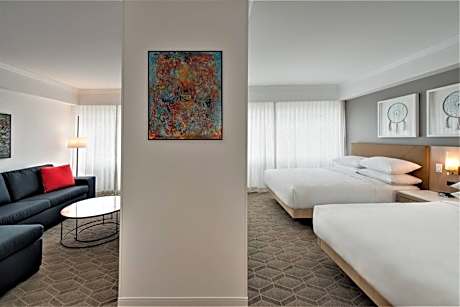 Family Room, Suite, 2 Queen, Sofa bed, Corner room