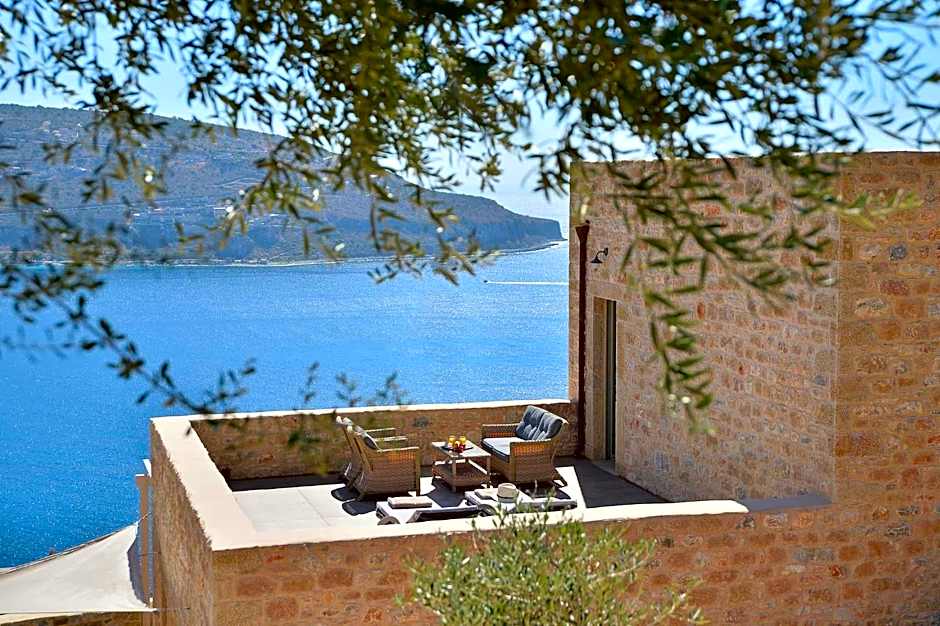 Akrolithi Boutique Hotel & Suites