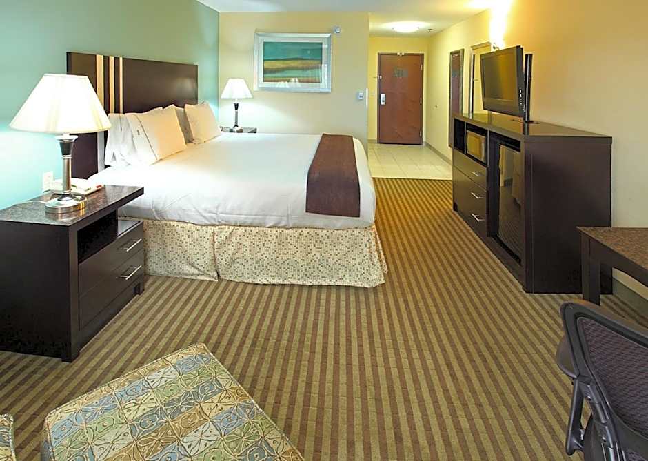 Holiday Inn Express Hotel & Suites Carthage By IHG