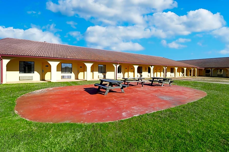 Americas Best Value Inn Bonham