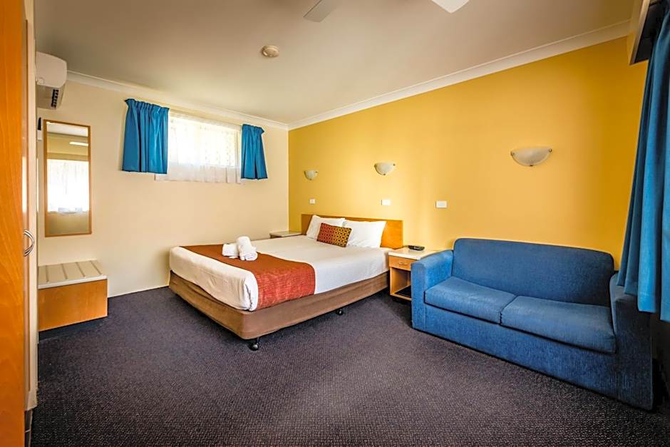 Photo 1 of 7 of Deluxe 1 King Bed