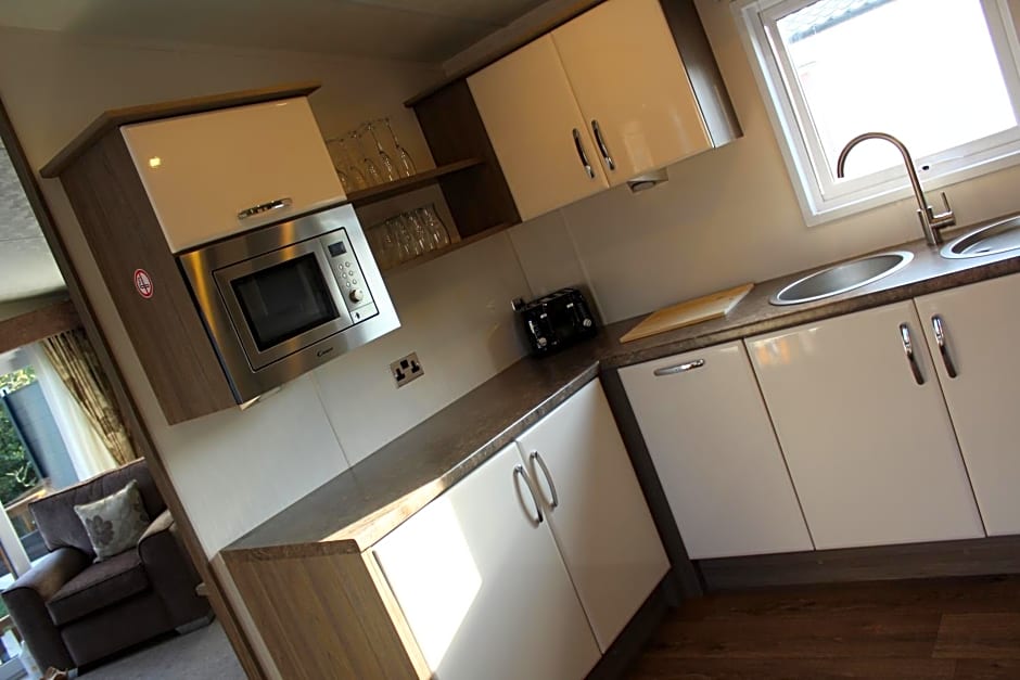 Moonlight Ridge -2 bedroom lodge with hot tub