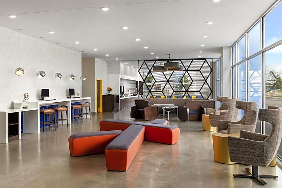 GLo Best Western Dawley Farms In Sioux Falls