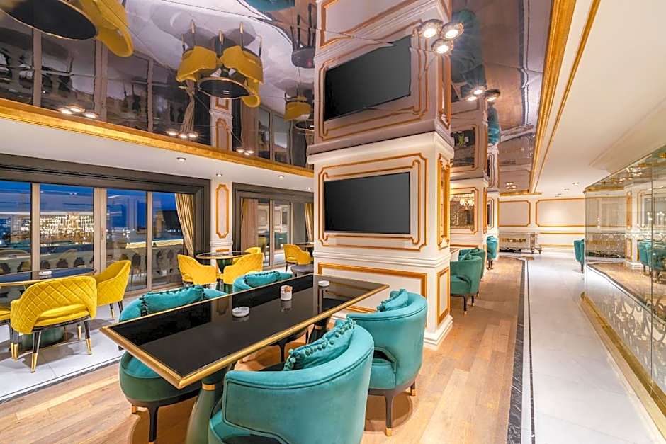 Les Ambassadeurs Hotel Casino&Marina