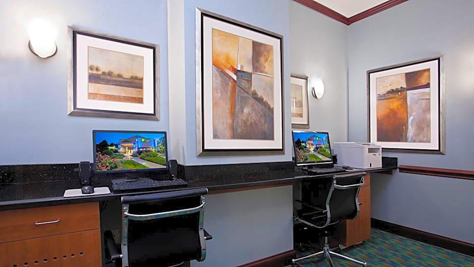 Holiday Inn Express and Suites Allentown West By IHG