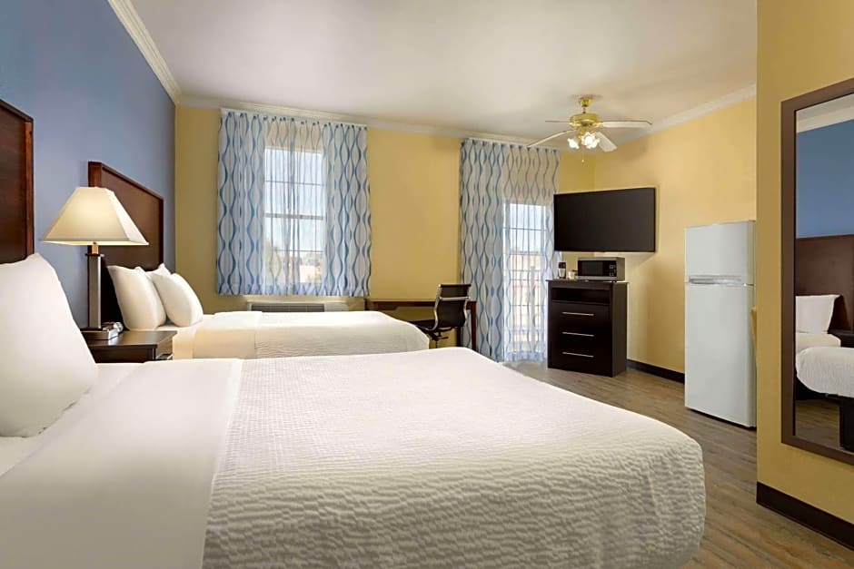 Days Inn & Suites by Wyndham Ft. Worth DFW Airport South