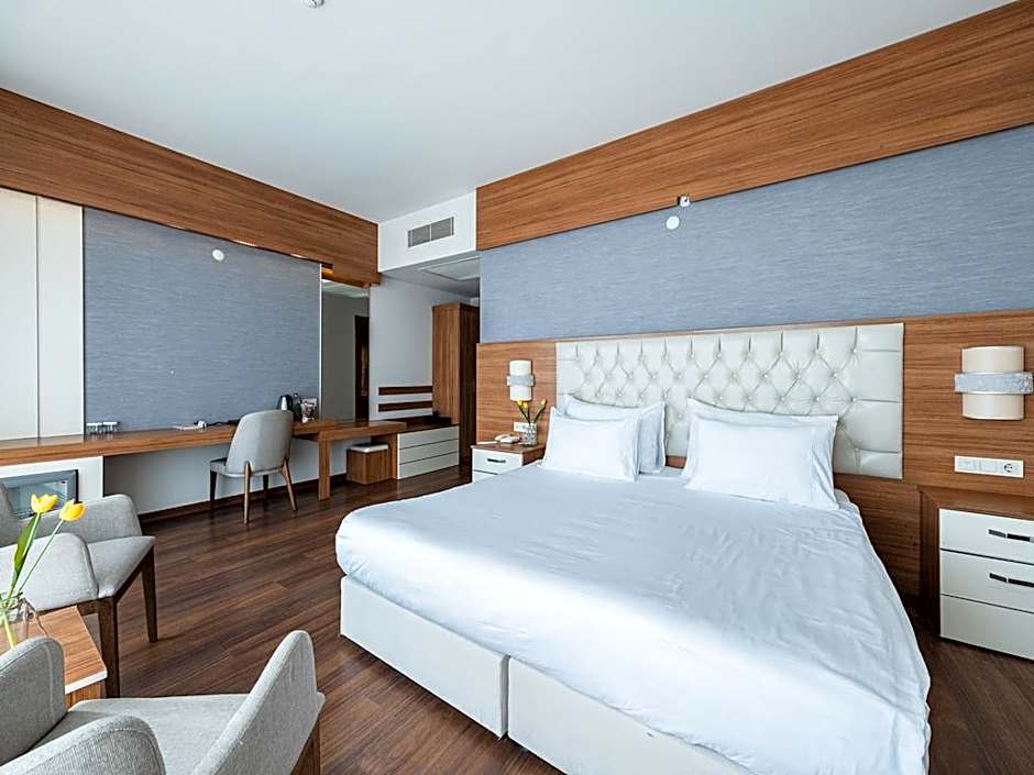 Parion Hotel