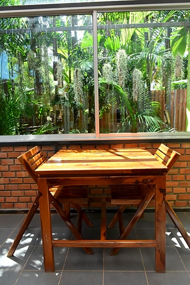 Hug Sakhonnakhon Hotel