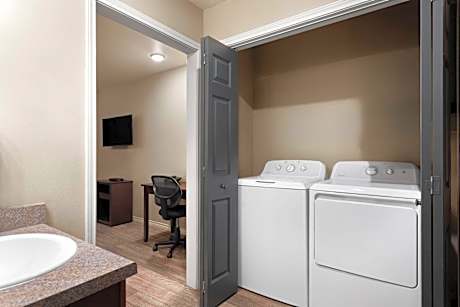 One-Bedroom Suite with Two Queen Beds, Non-Smoking