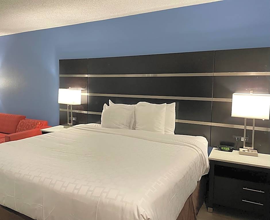 Clarion Pointe Atlanta Airport College Park