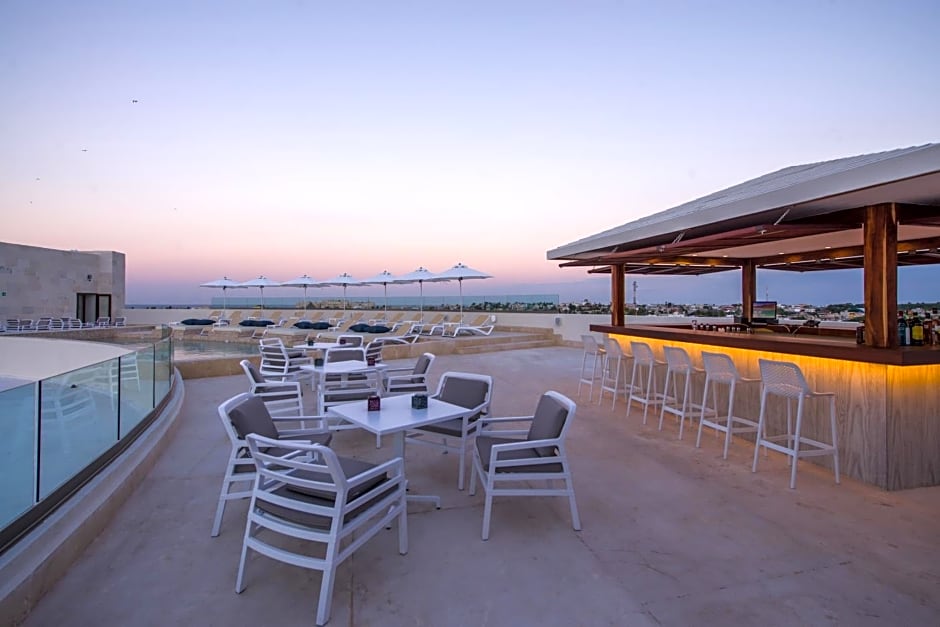 Izla Beach Front Hotel