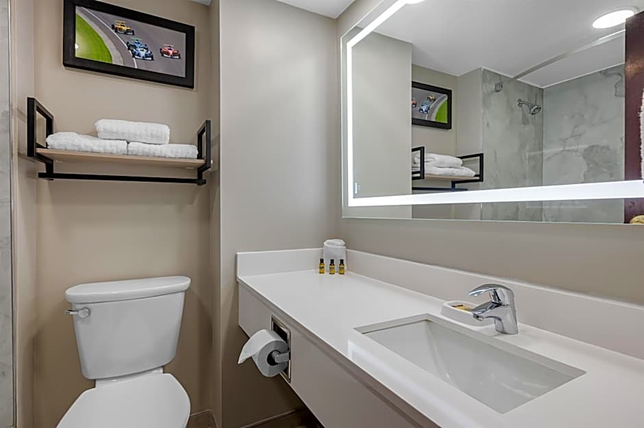 Best Western Plus Indianapolis North at Pyramids