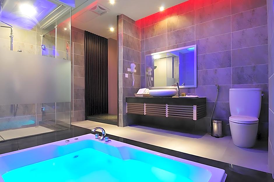 One Plus One Hotel
