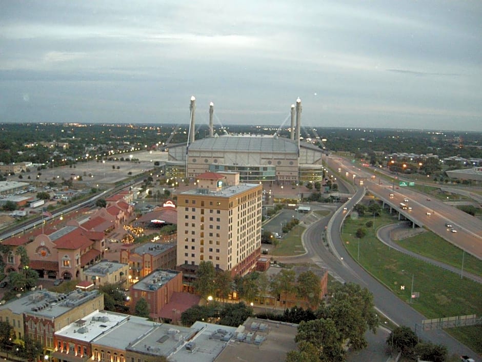 Staybridge Suites San Antonio Downtown Convention Center, an IHG Hotel