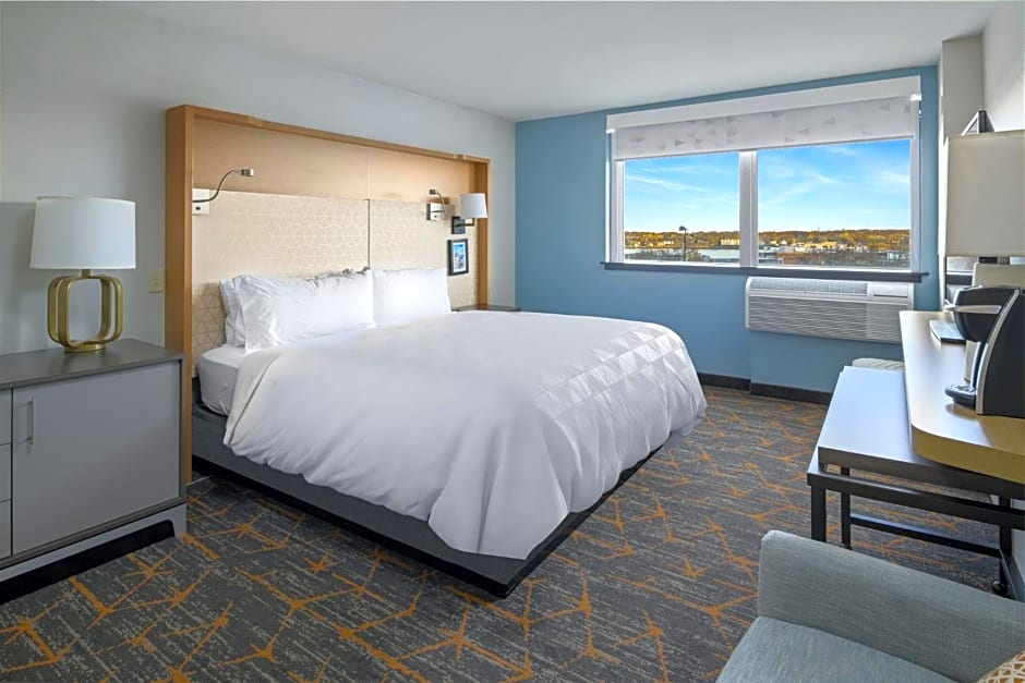 Holiday Inn Portland-By the Bay