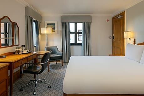 Double Hilton Guest Room Accessible