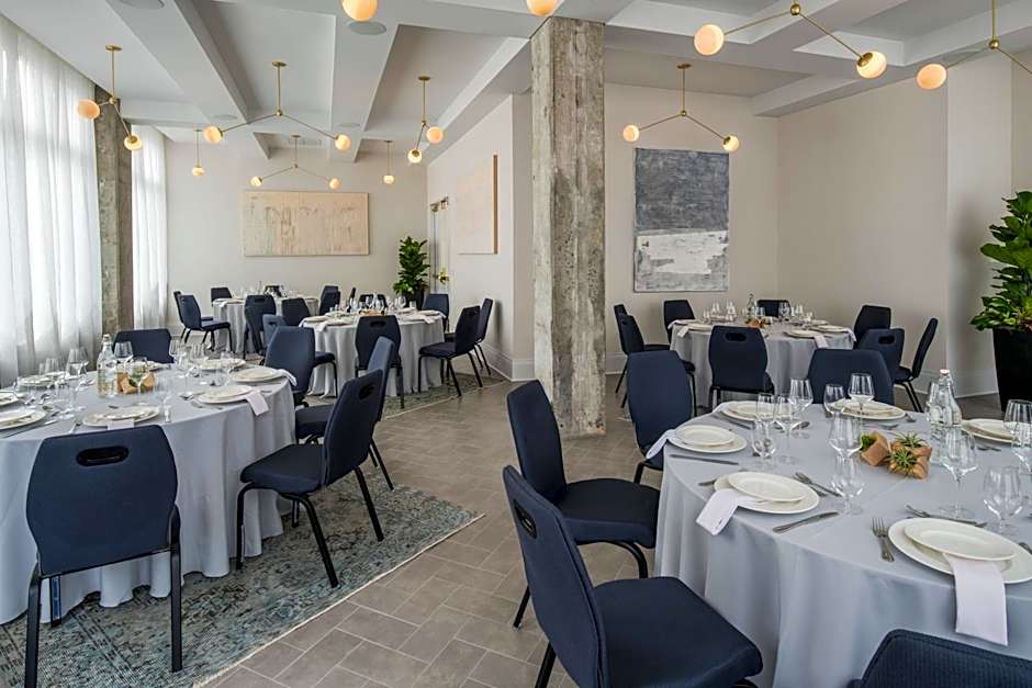 Hi-Lo Hotel, Autograph Collection by Marriott