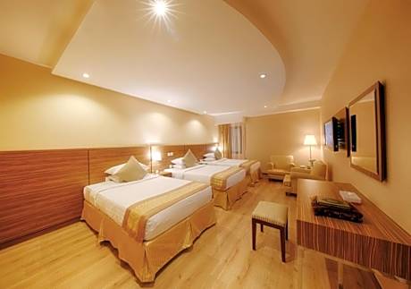 Quadruple Room Side Haram View