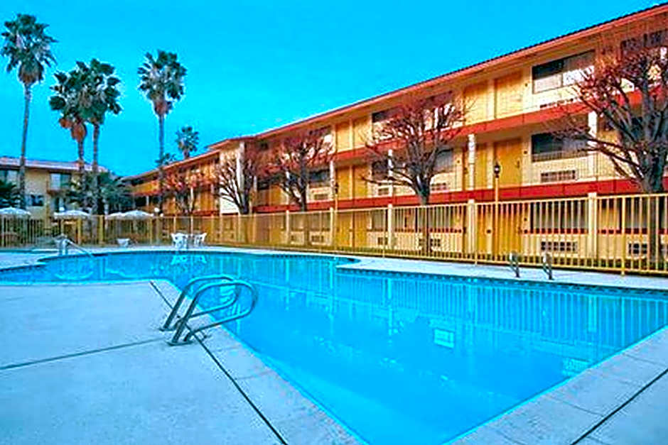 Quality Inn & Suites Bakersfield