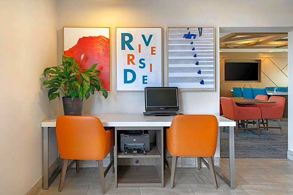 Holiday Inn Express Colton By IHG