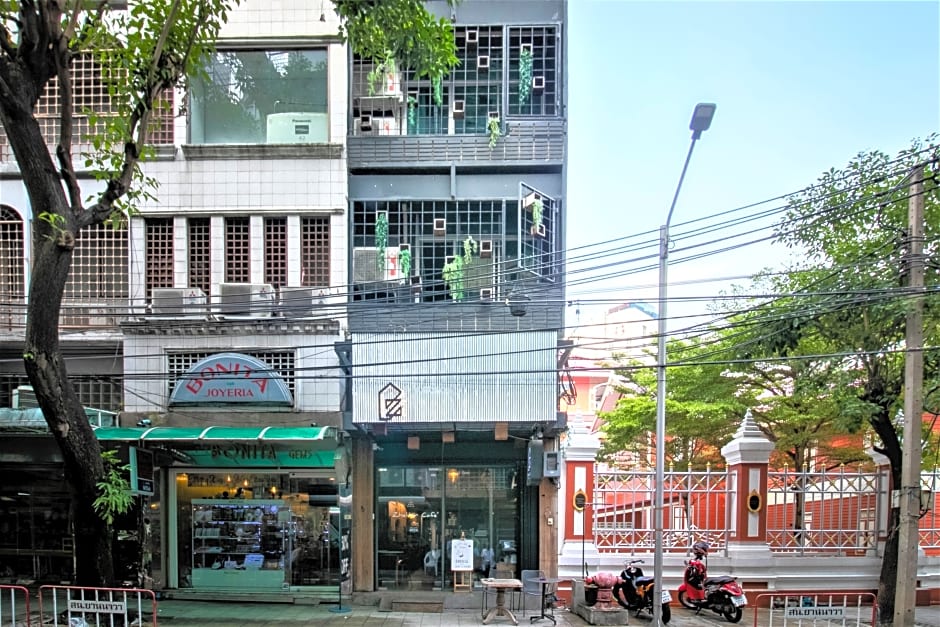 Zhelter Hostel Bangkok by ZUZU