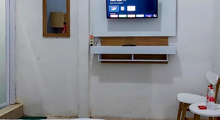 RedDoorz Syariah near Alun Alun Kajen