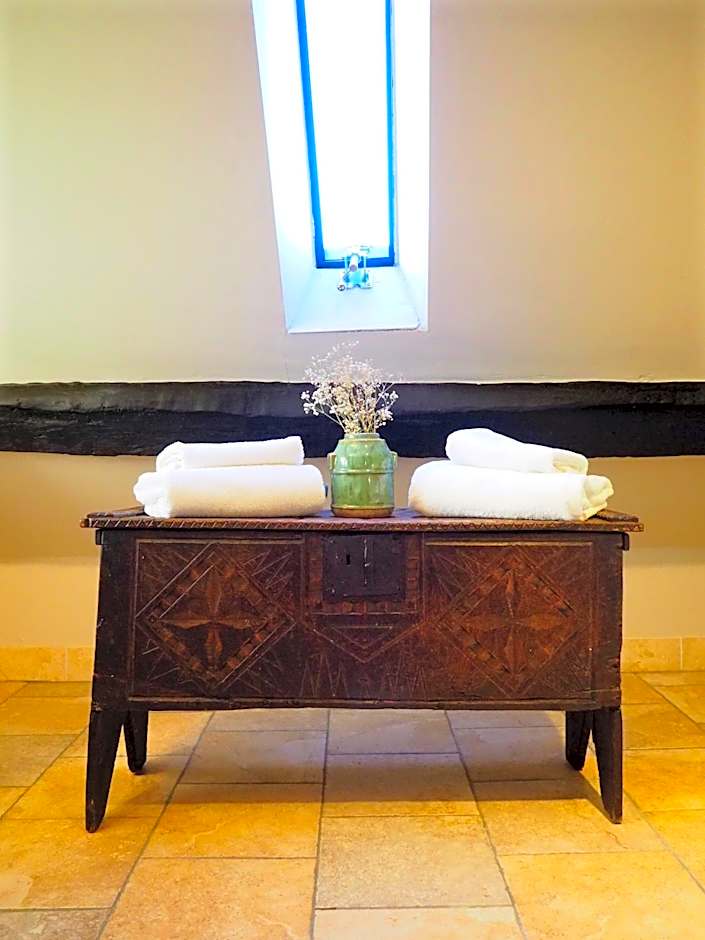 Bear and Ragged Staff