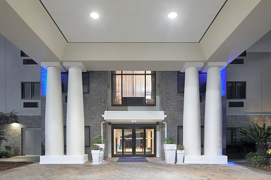 Holiday Inn Express Hotel & Suites Pensacola-West Navy Base, an IHG Hotel
