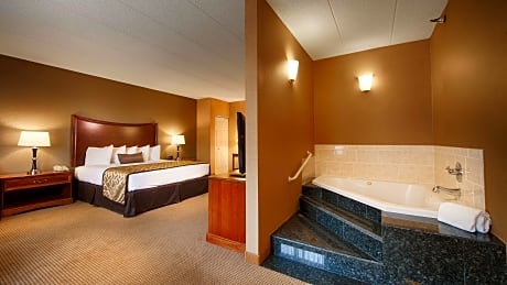 Suite-1 King Bed, Non-Smoking, Bridal, Whirlpool Bathtub, Courtyard View, Sofabed, Full Breakfast