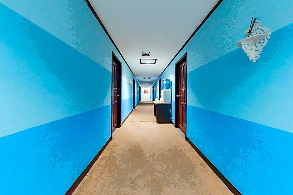 RedDoorz near Plaza Balikpapan