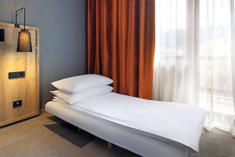 Deluxe Twin Room with Sofa