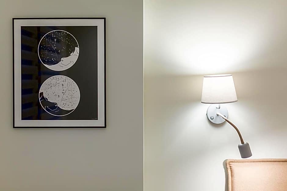 Art & Comfort Rooms