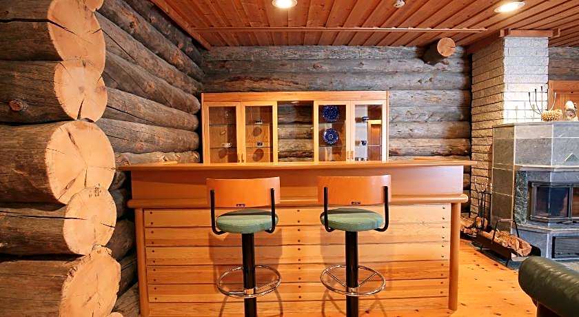 Log Hotel The Maple Lodge