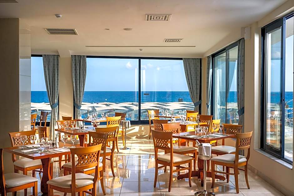 Mare Blue Hotel