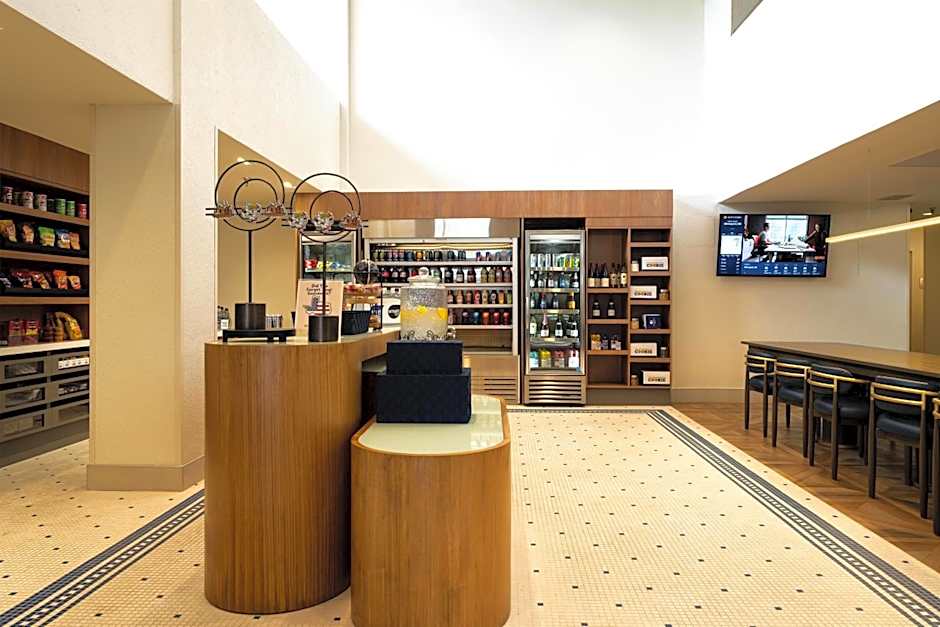DoubleTree By Hilton Houston Hobby Airport