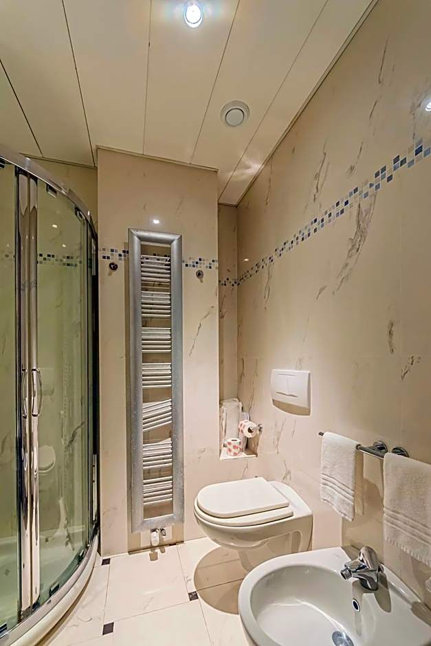 Dado Hotel International