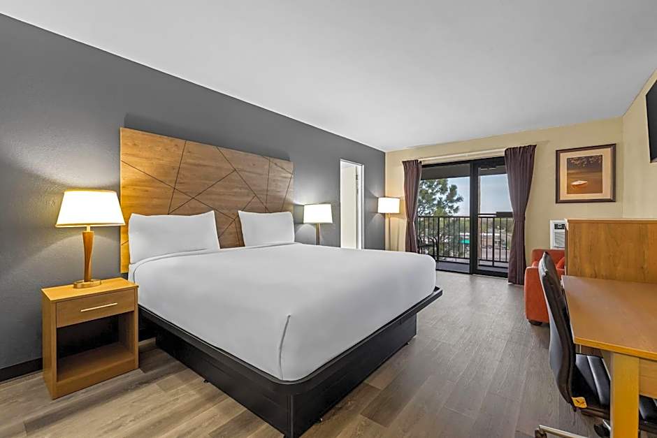 Travelodge by Wyndham Rapid City
