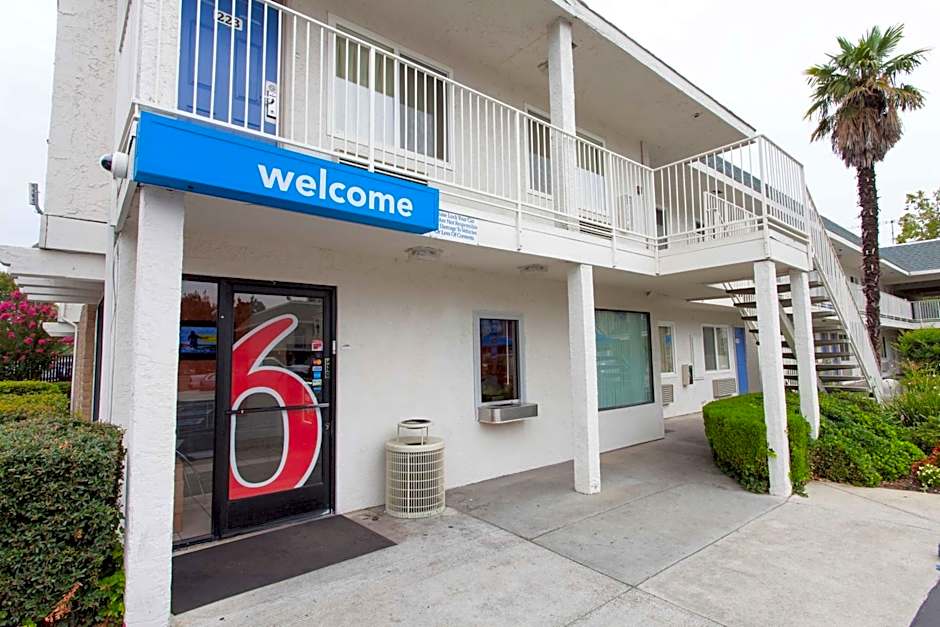 Motel 6-Sacramento, CA - Central