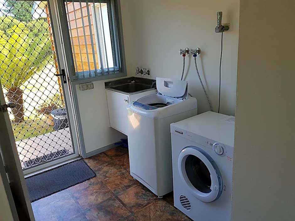 Regatta Point Tavern & Holiday Villas