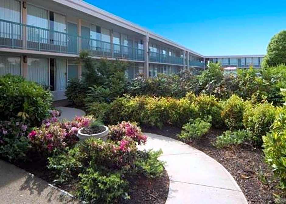 Quality Inn & Suites McDonough South I-75
