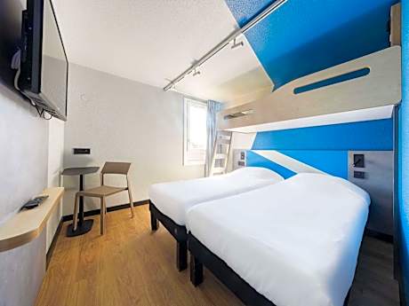 Triple Room with Three Single Beds